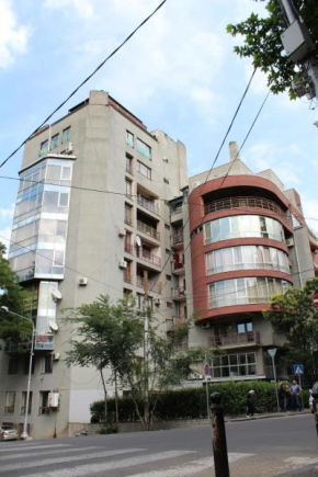 Отель Apartment on Gia Chanturia 5  Тбилиси
